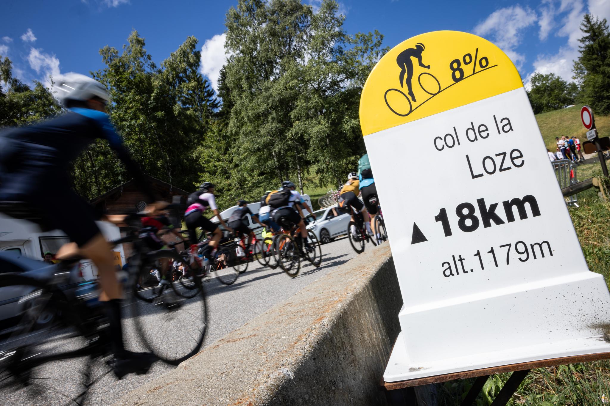 Peloton climbing Col de la Loze, Tour de France